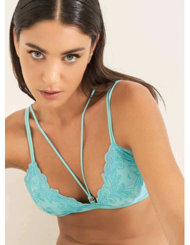 Woman set with microtulle and lace padded triangle bra and brazilian briefs Pura P0812C