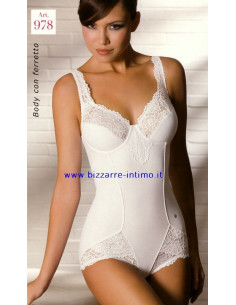 Woman modelling body SieLei 978 2